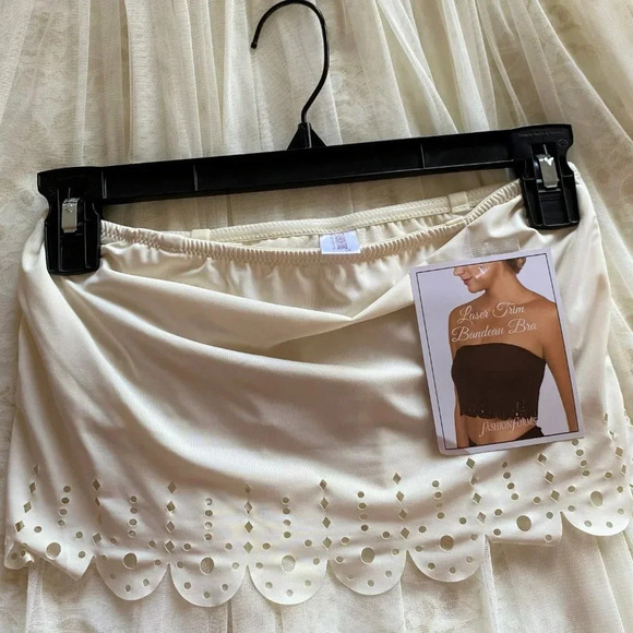 Fashion Forms Laser Cut Bandeau white Bra Size Small - Picture 3 of 9
